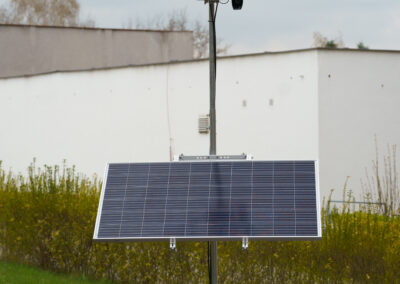 solární verze mobilní elektronické ostrahy stavby